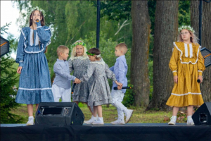 Праздник в Новофетинине:  легко, ярко, весело, душевно